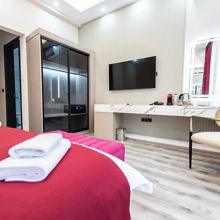 Hidden Pearls Boutique *